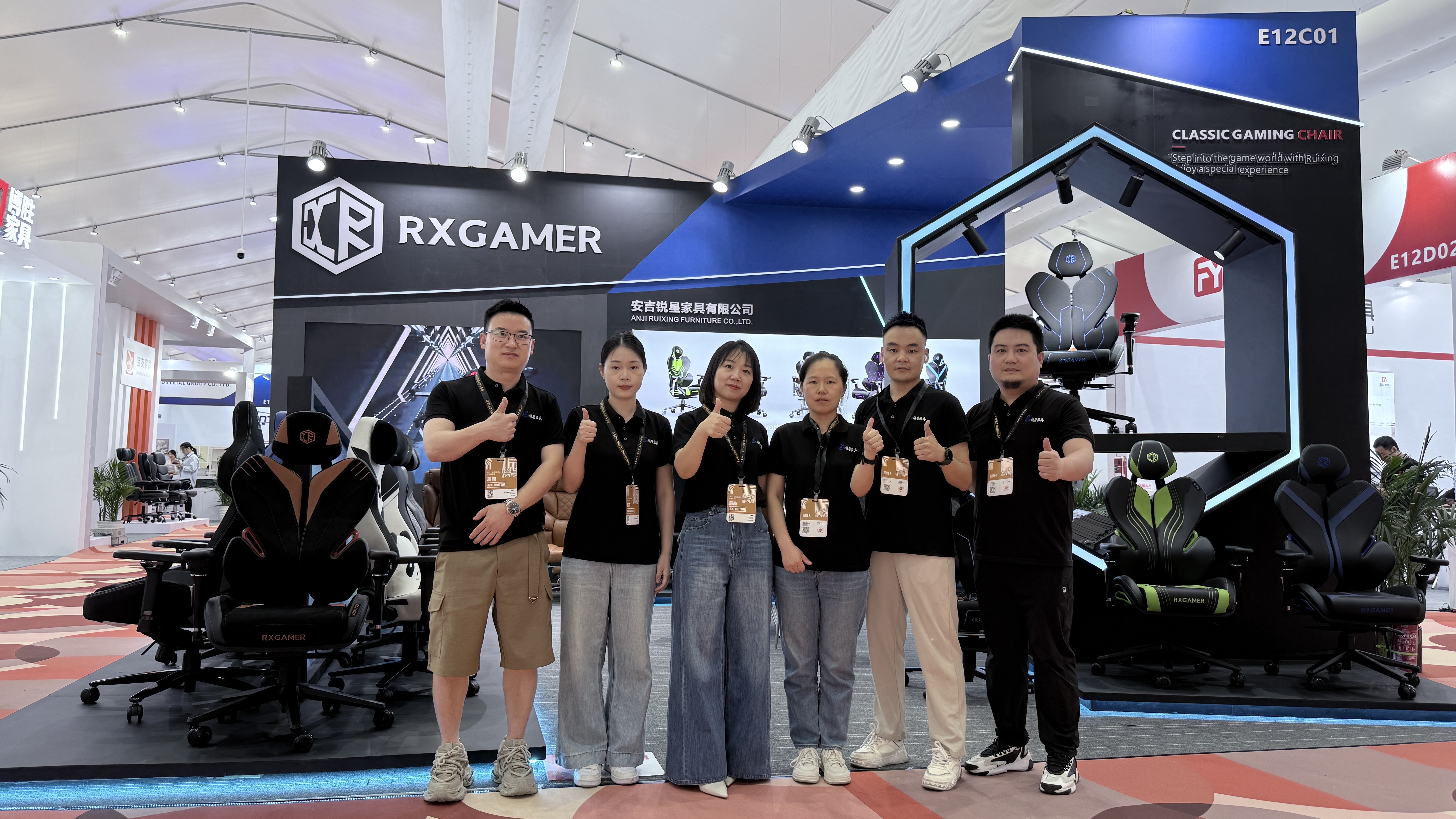 Nábytek Anji RuiXing úspěšně předvádí na 30. čínském mezinárodním veletrhu nábytku